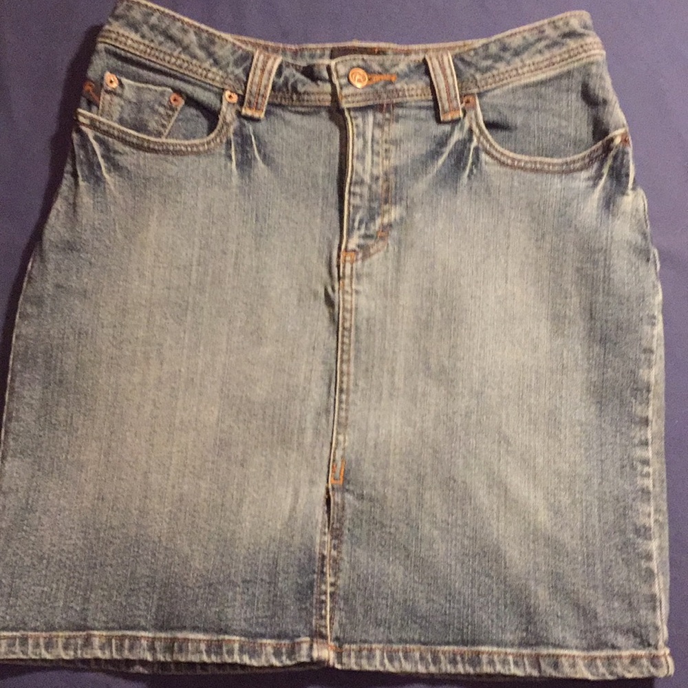 Women's denim mini skirt. EX. CONDITION